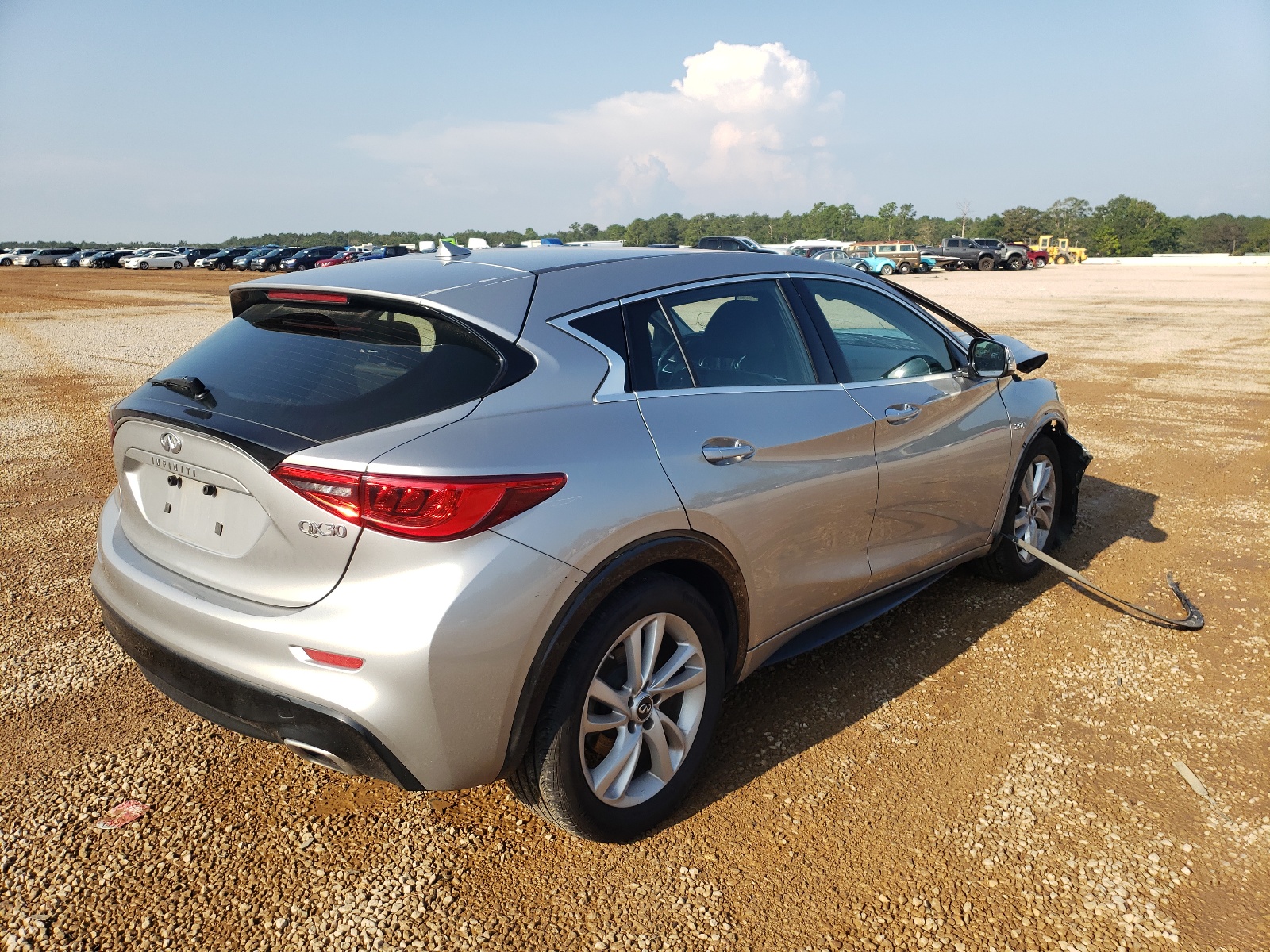 Photo 4 from auction – 2018 INFINITI QX30 BASE with VIN SJKCH5CP1JA057697