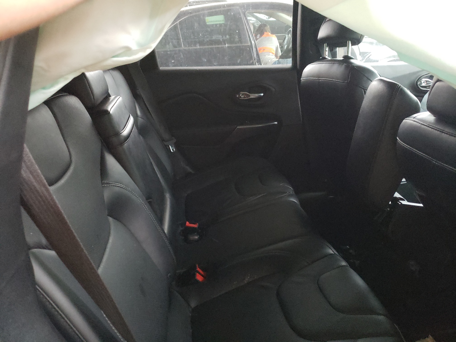 Photo 6 from auction – 2019 JEEP CHEROKEE L with VIN 1C4PJLDB7KD325667