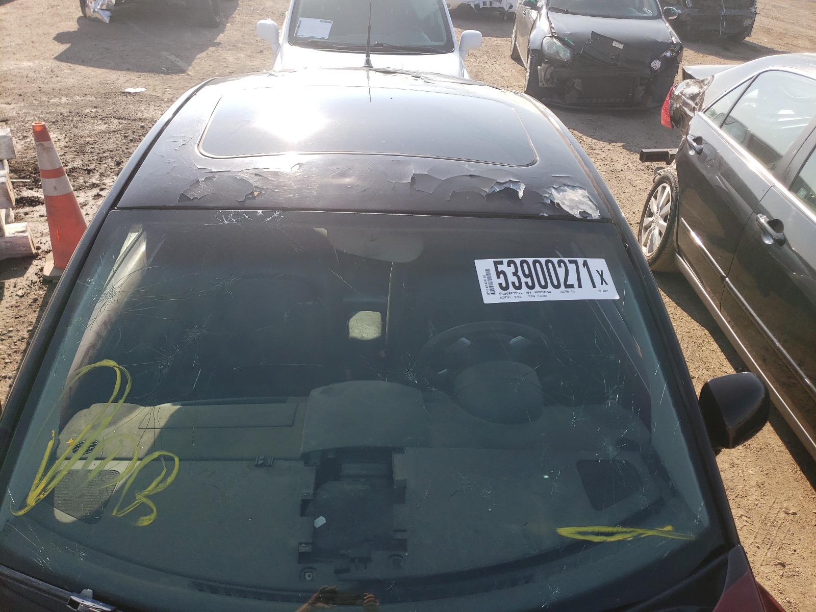 Photo 9 from auction – 2001 VOLKSWAGEN NEW BEETLE with VIN 3VWCB21C71M464829