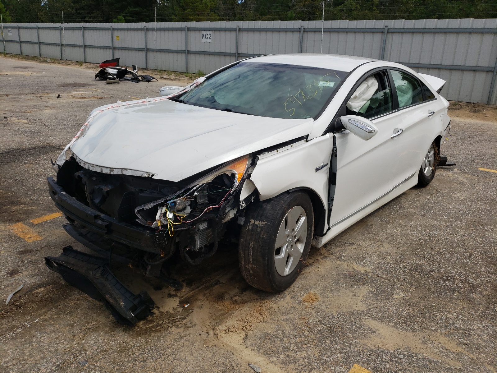 Photo 2 from auction – 2012 HYUNDAI SONATA HYB with VIN KMHEC4A4XCA035788