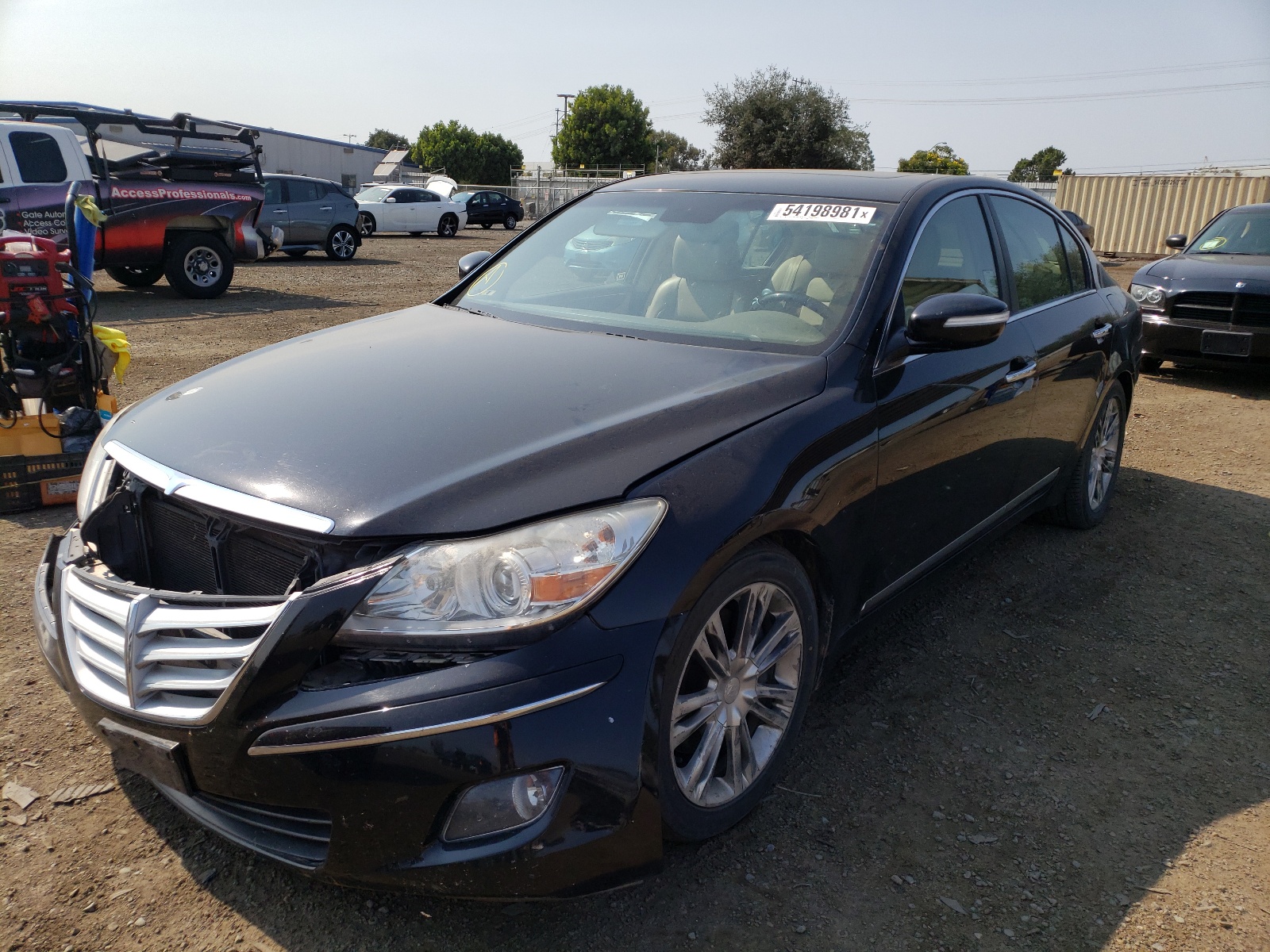 Photo 2 from auction – 2009 HYUNDAI GENESIS 4. with VIN KMHGC46F79U047018