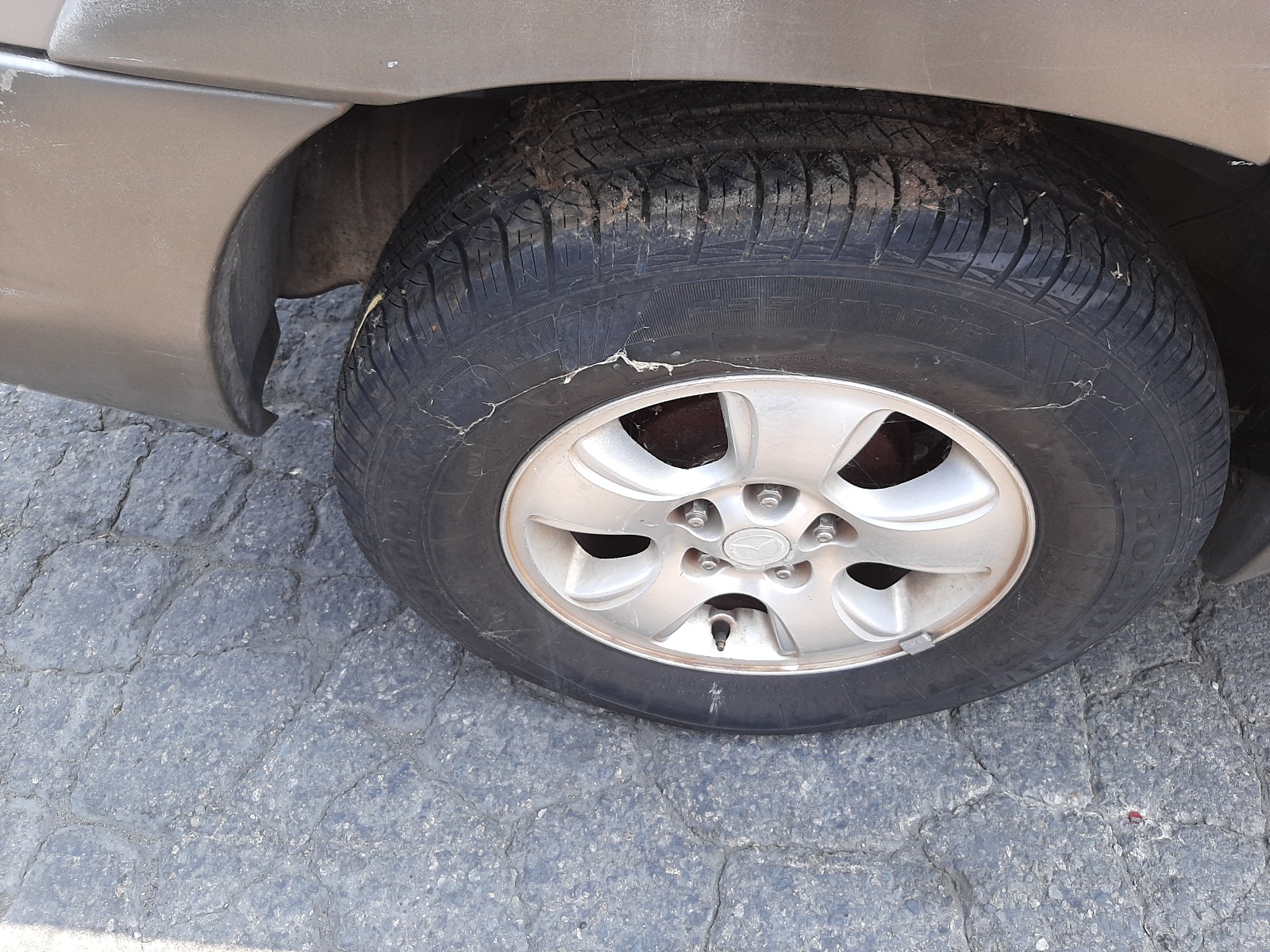 Zdjęcie 9 z aukcji – 2001 MAZDA TRIBUTE LX z VIN 4F2CU081X1KM50341