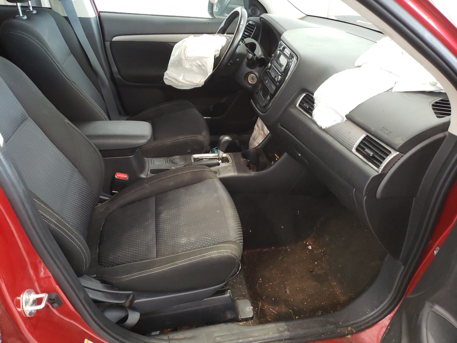 Фото 5 с аукциона – 2016 MITSUBISHI OUTLANDER с VIN JA4AD2A32GZ016200