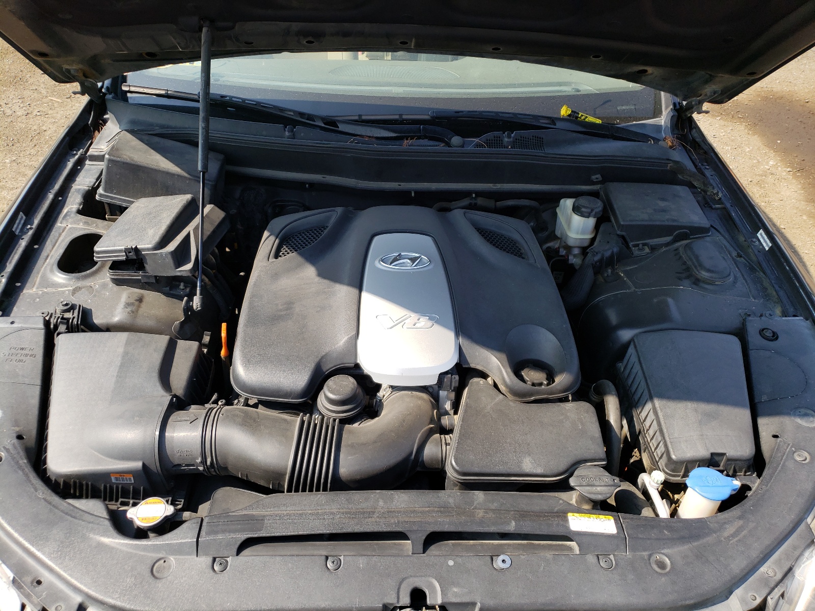 Photo 7 from auction – 2009 HYUNDAI GENESIS 4. with VIN KMHGC46F79U047018