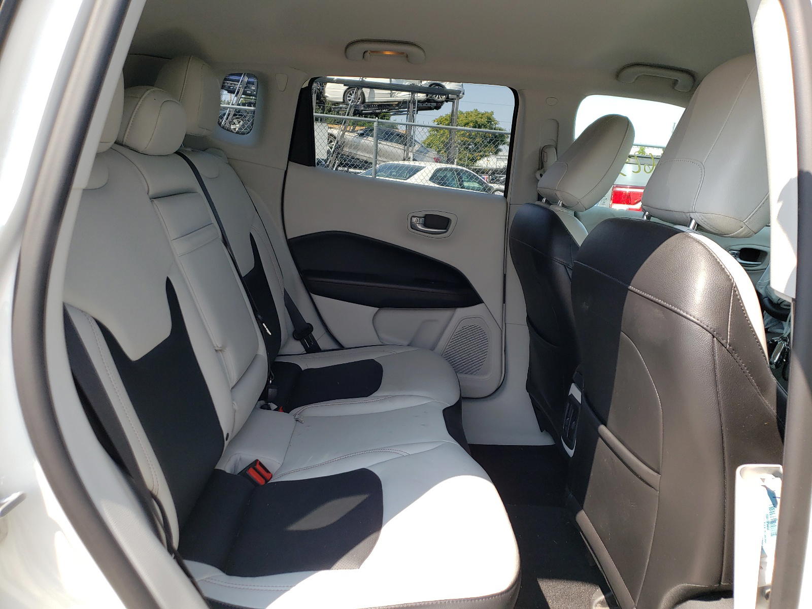 Photo 6 from auction – 2018 JEEP COMPASS LI with VIN 3C4NJDCB1JT169052
