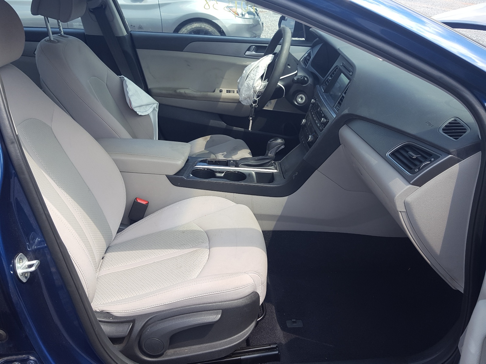 Photo 5 from auction – 2016 HYUNDAI SONATA SE with VIN 5NPE24AF2GH404196