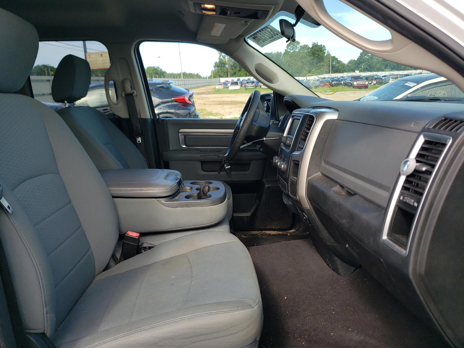Photo 5 from auction – 2018 RAM 1500 SLT with VIN 1C6RR6GG5JS298772