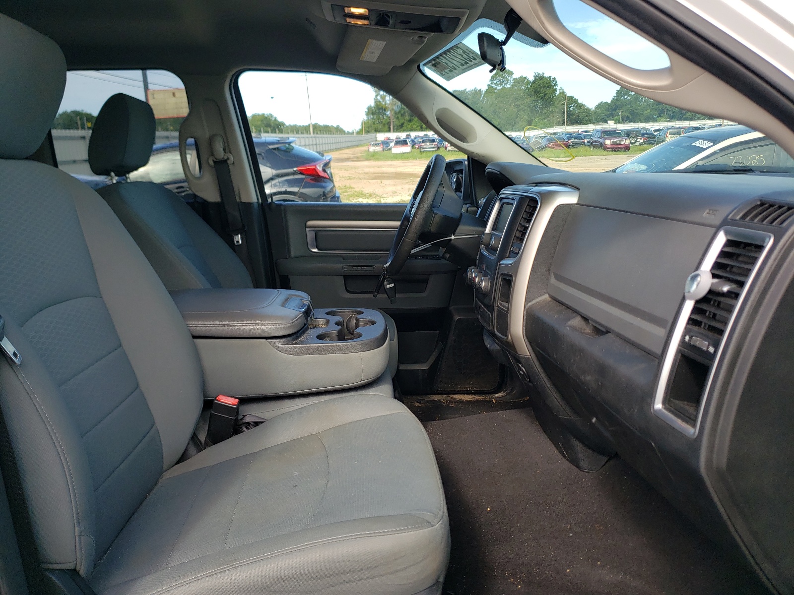 Фото 5 с аукциона – 2018 RAM 1500 SLT с VIN 1C6RR6GG5JS298772