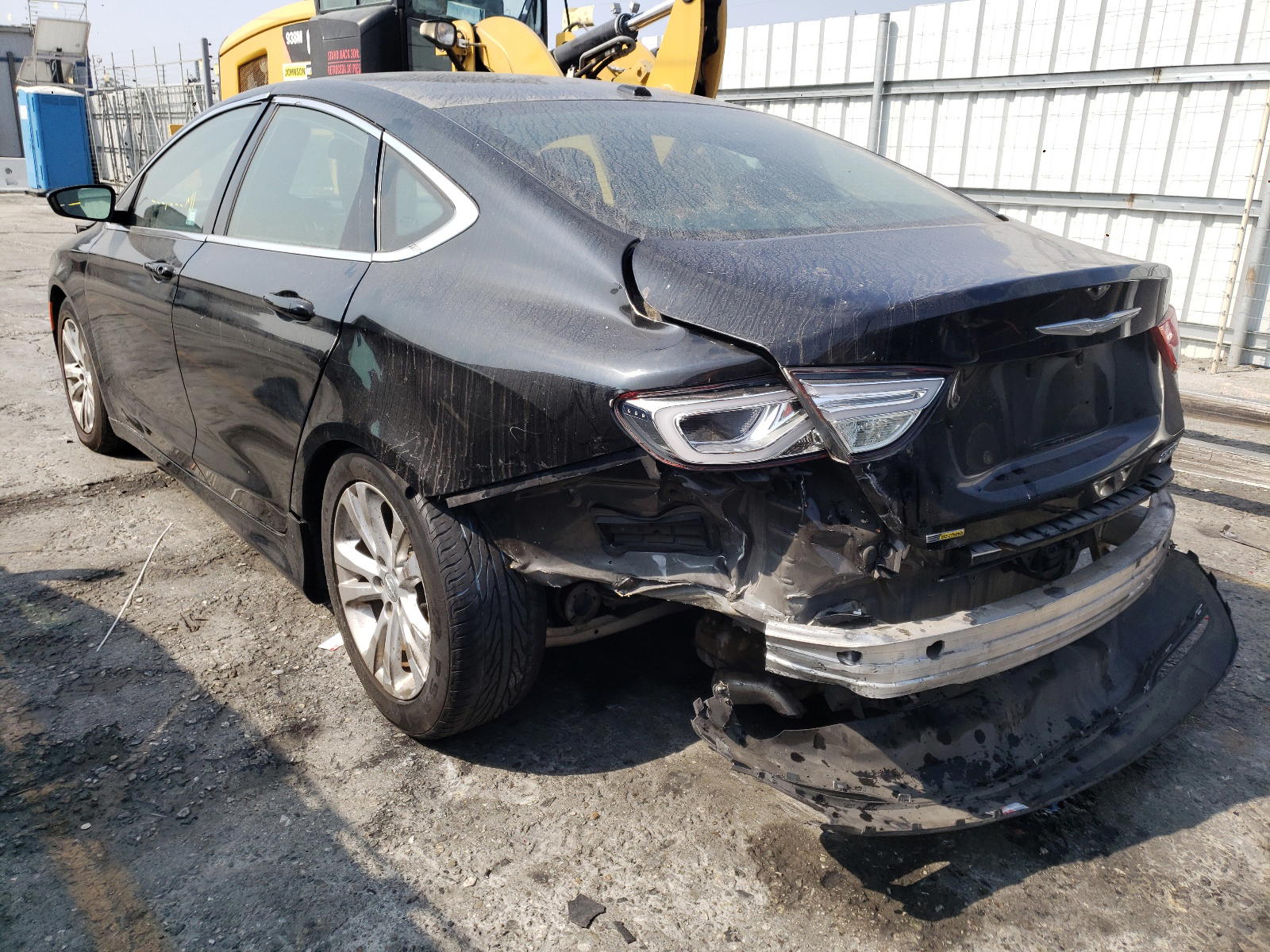Photo 3 from auction – 2015 CHRYSLER 200 LIMITE with VIN 1C3CCCAB1FN598766