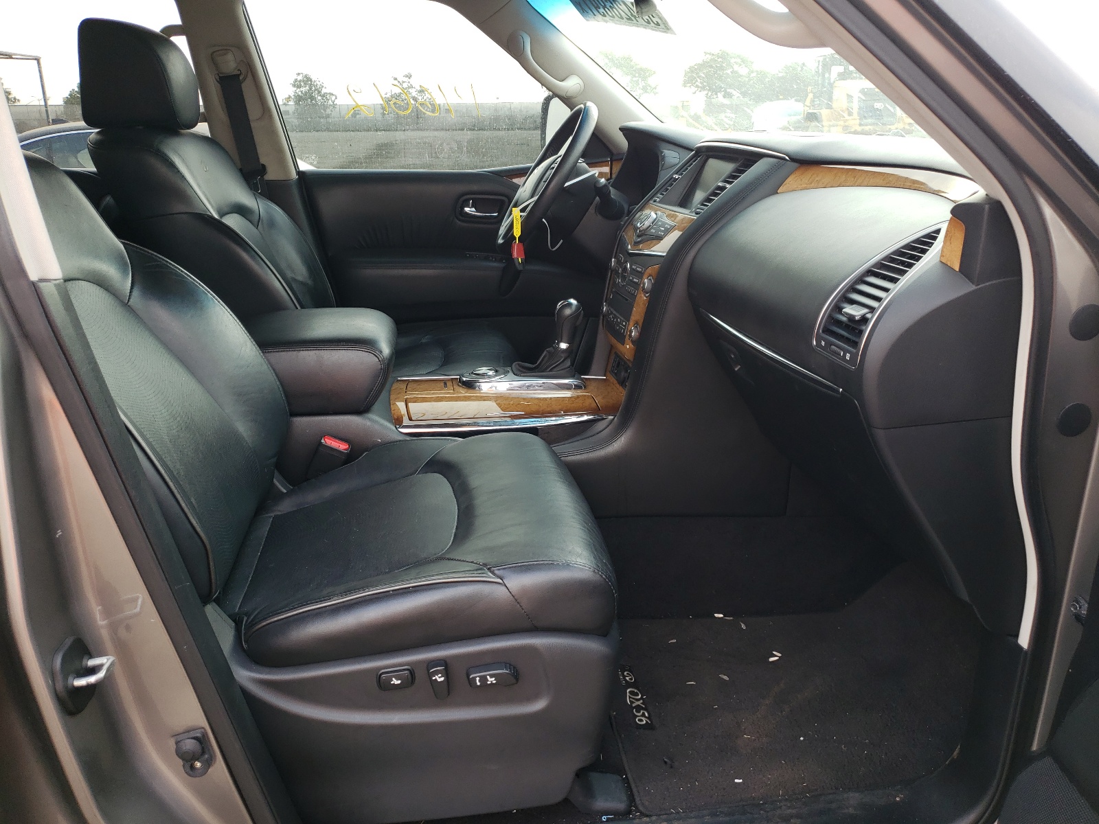Photo 5 from auction – 2013 INFINITI QX56 with VIN JN8AZ2NF5D9531283