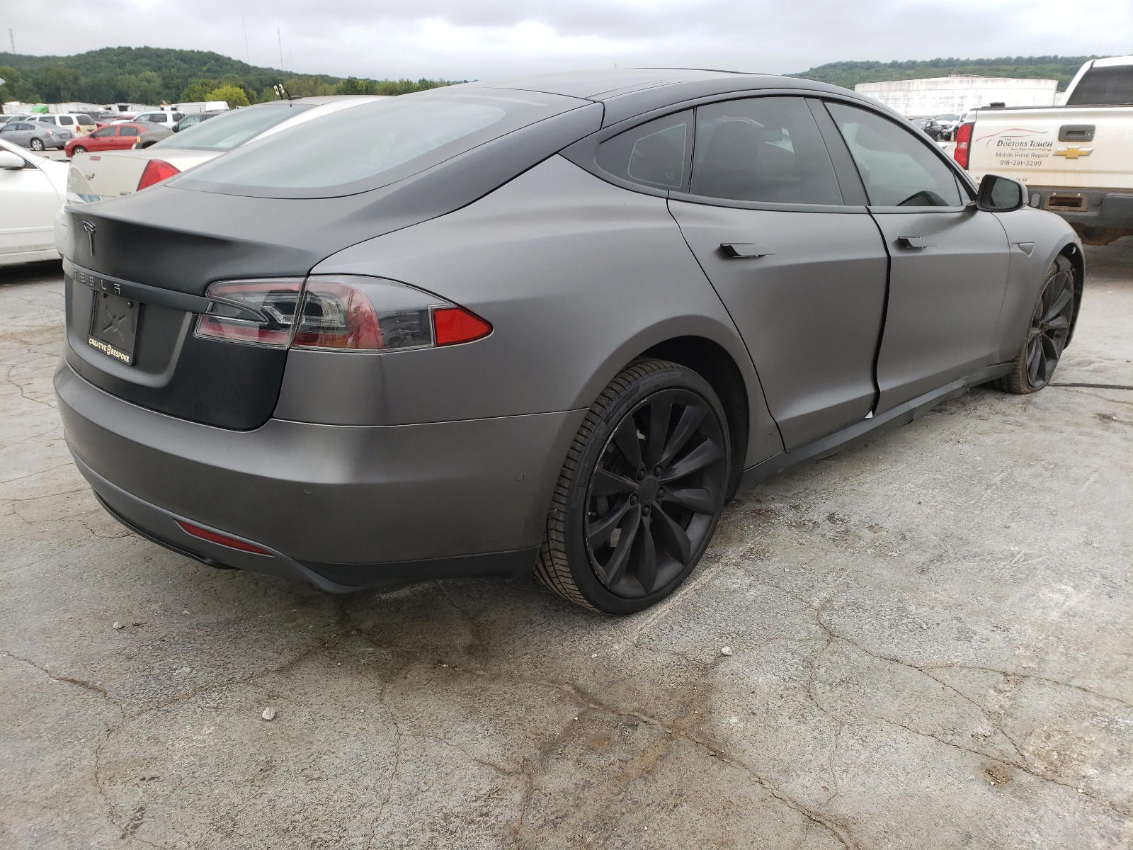 Photo 4 from auction – 2015 TESLA MODEL S with VIN 5YJSA1E28FF112349
