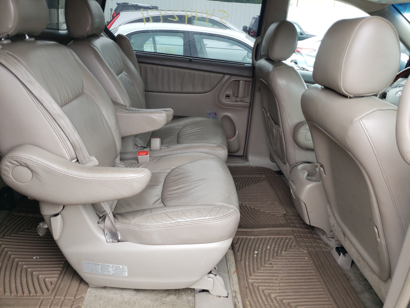 Photo 6 from auction – 2008 TOYOTA SIENNA with VIN 5TDBK22C08S011742