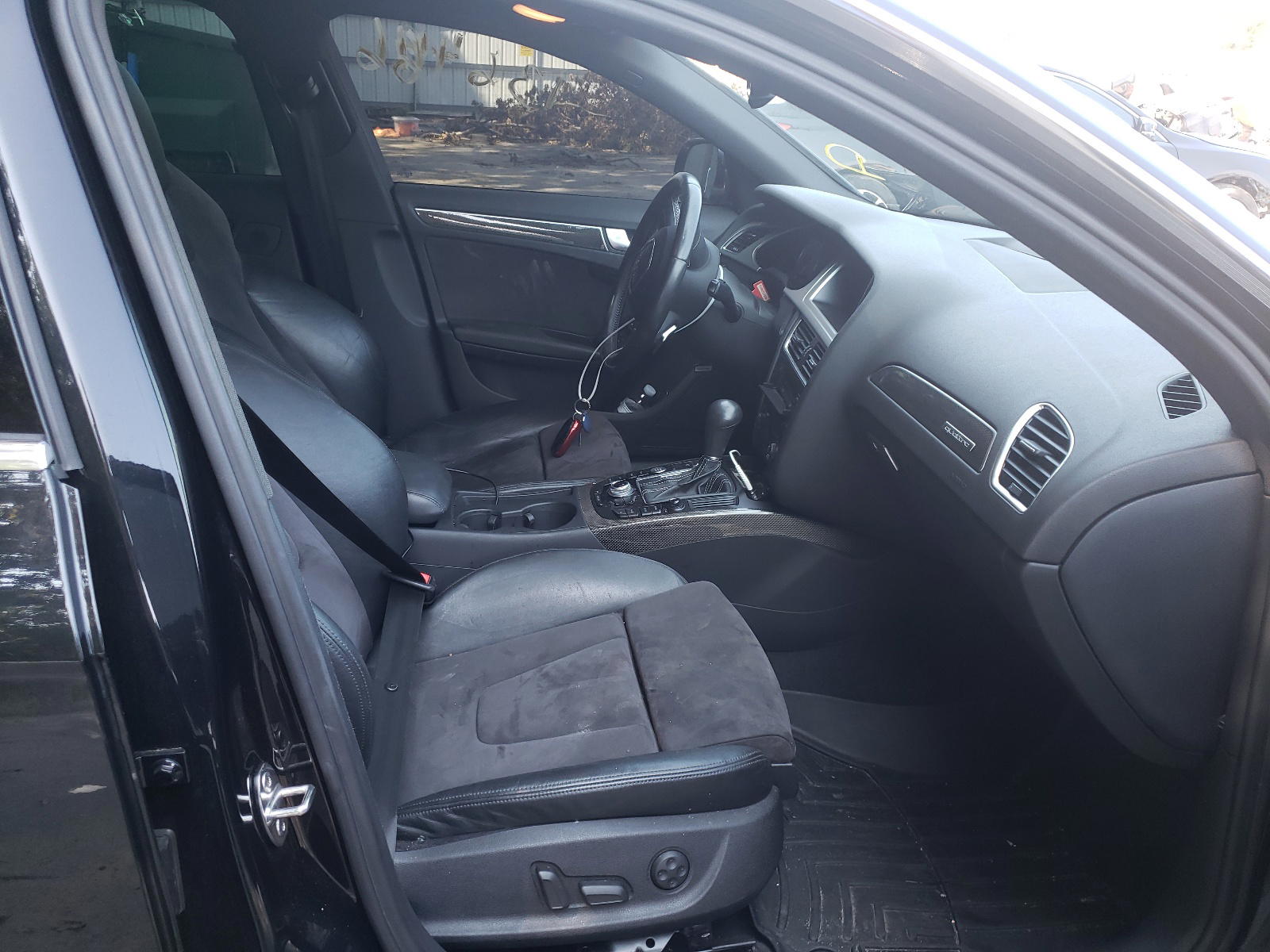 Photo 5 from auction – 2012 AUDI S4 PREMIUM with VIN WAUBGAFL8CA043542