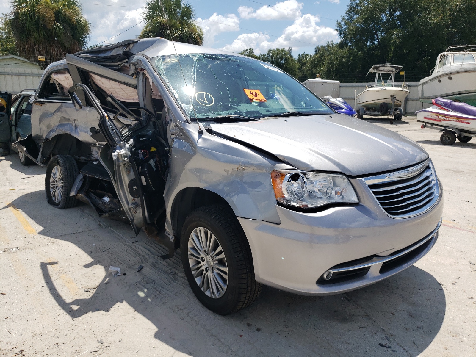 Photo 1 from auction – 2014 CHRYSLER TOWN & COU with VIN 2C4RC1CG7ER164775