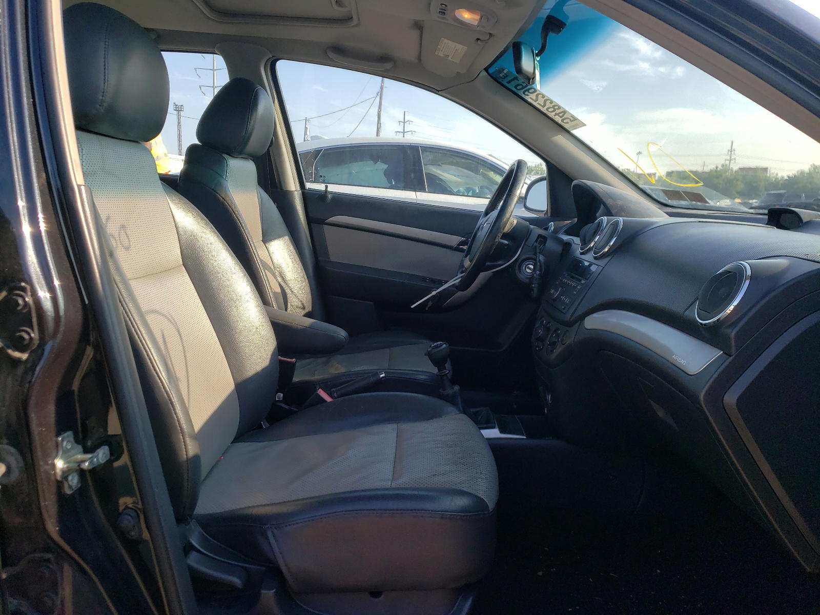 Photo 5 from auction – 2011 CHEVROLET AVEO with VIN KL1TG6DE1BB198782