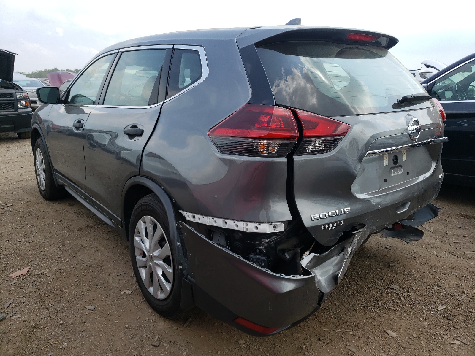 Photo 3 from auction – 2019 NISSAN ROGUE S with VIN 5N1AT2MV6KC816947