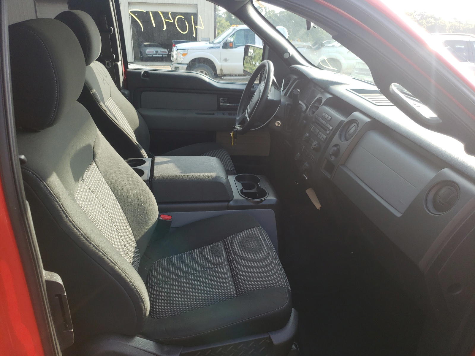 Photo 5 from auction – 2014 FORD F150 SUPER with VIN 1FTFX1EF3EKD49948