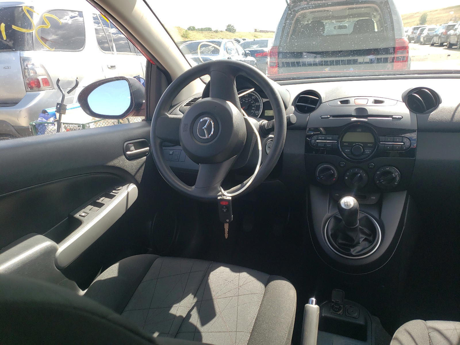 Photo 9 from auction – 2011 MAZDA MAZDA2 with VIN JM1DE1HY7B0131156