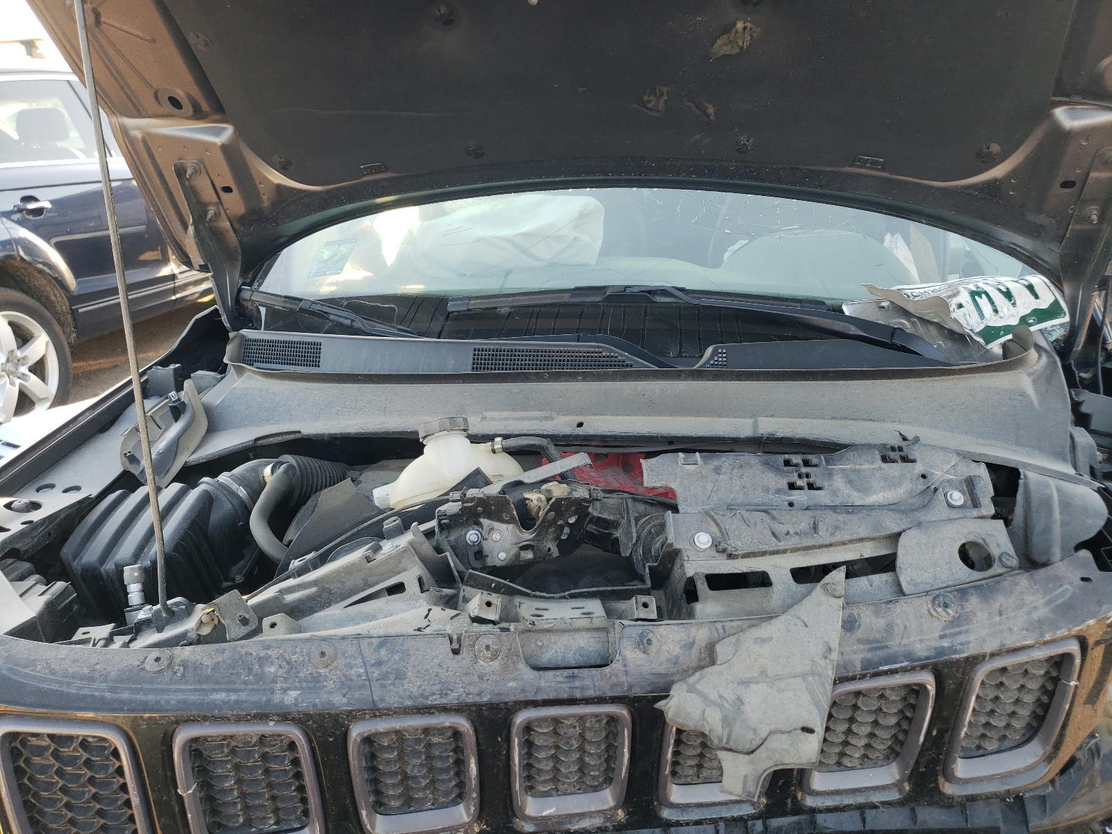 Photo 7 from auction – 2019 JEEP COMPASS TR with VIN 3C4NJDDB5KT594919