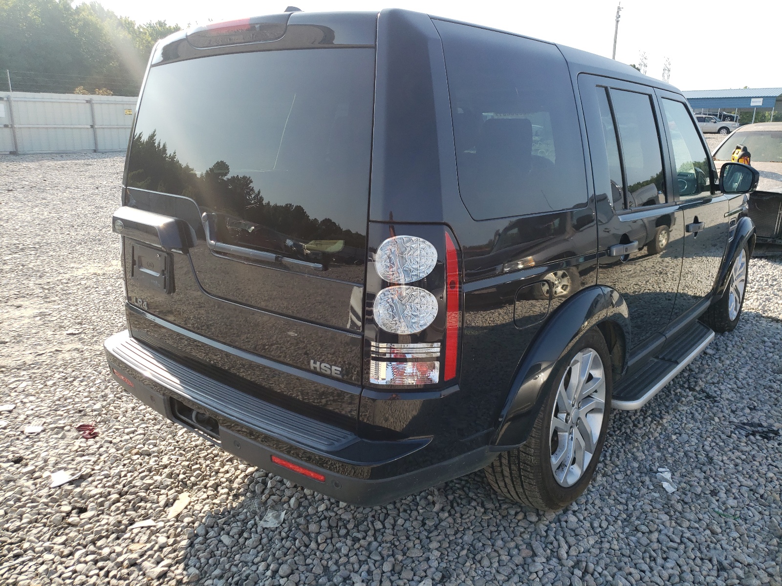 Photo 4 from auction – 2016 LAND ROVER LR4 HSE with VIN SALAG2V69GA827694