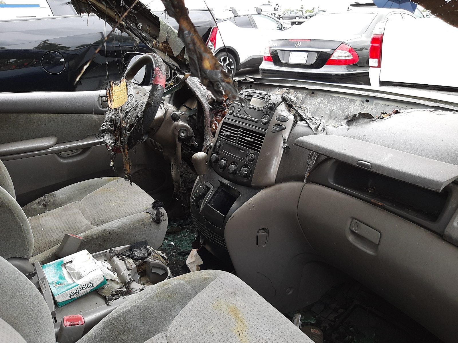 Photo 5 from auction – 2007 TOYOTA SIENNA CE with VIN 5TDZK23CX7S095810