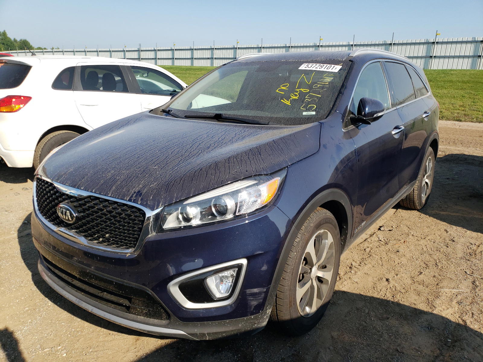 Photo 2 from auction – 2017 KIA SORENTO EX with VIN 5XYPHDA59HG319475