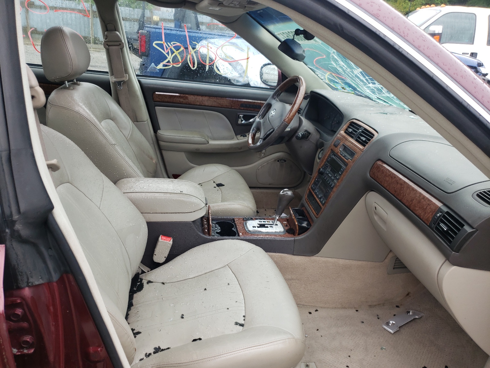 Photo 5 from auction – 2004 HYUNDAI XG 350 with VIN KMHFU45E44A310772