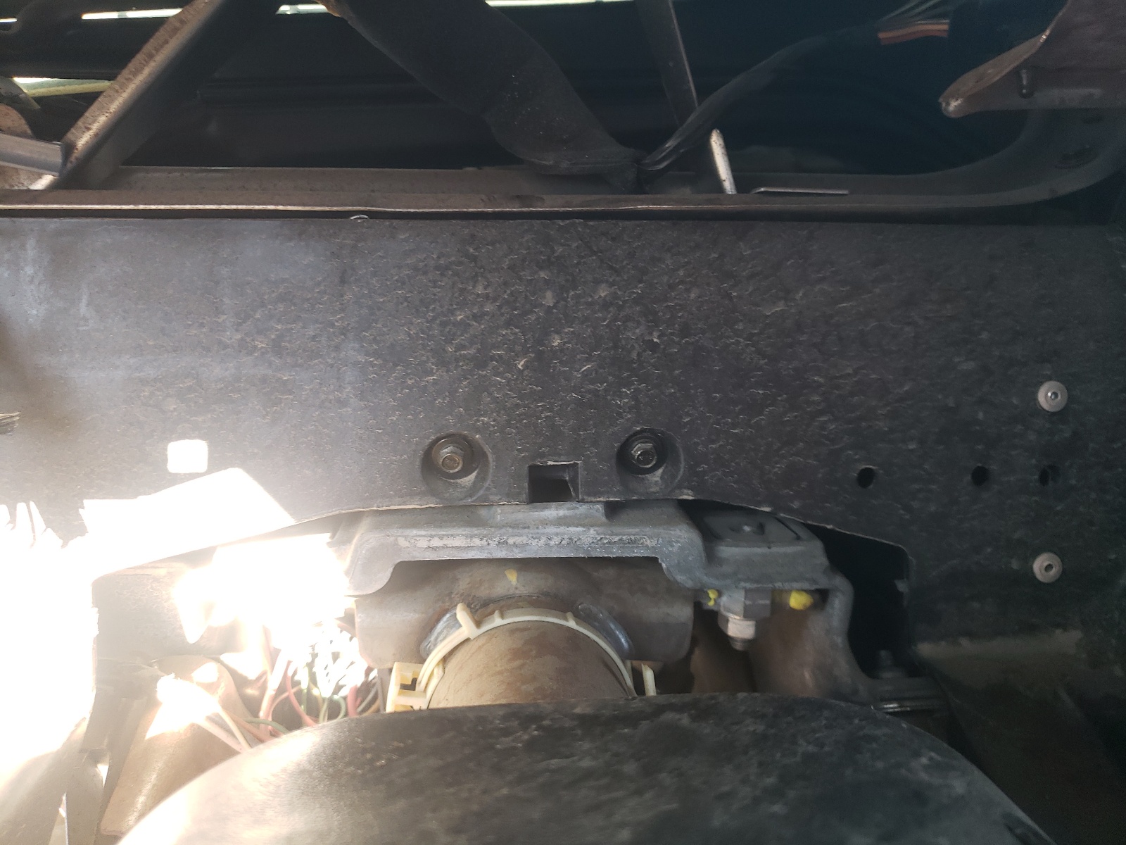 Photo 8 from auction – 2005 CHEVROLET SILVERADO with VIN 1GCEC14X35Z343897