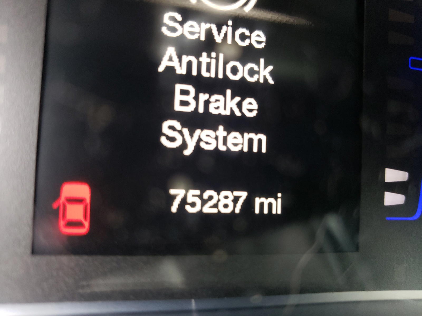 Photo 8 from auction – 2015 CHRYSLER 200 LIMITE with VIN 1C3CCCAB6FN723020