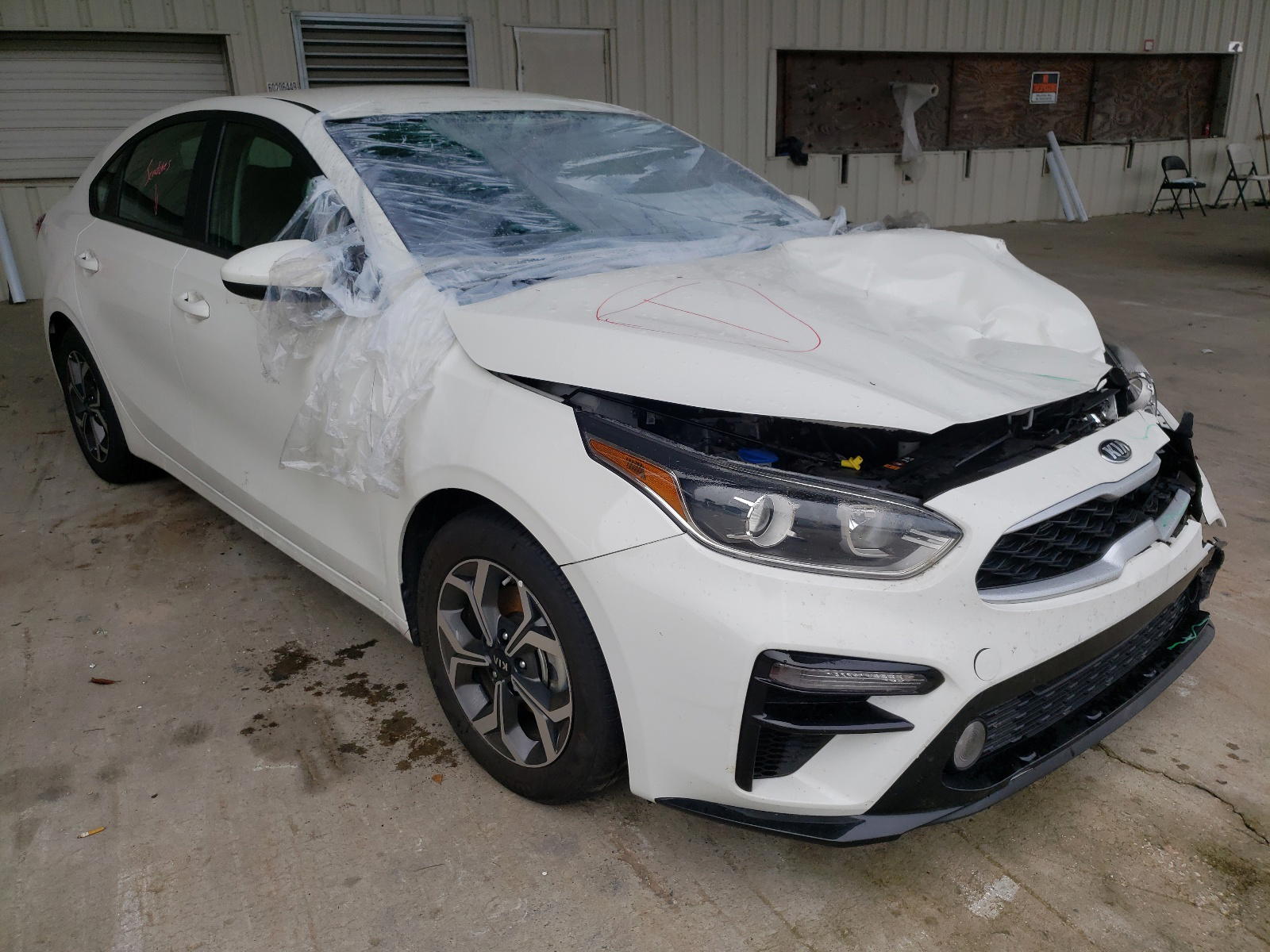 KIA FORTE FE 2020 with VIN 3KPF24AD2LE212858 - Photo from auction