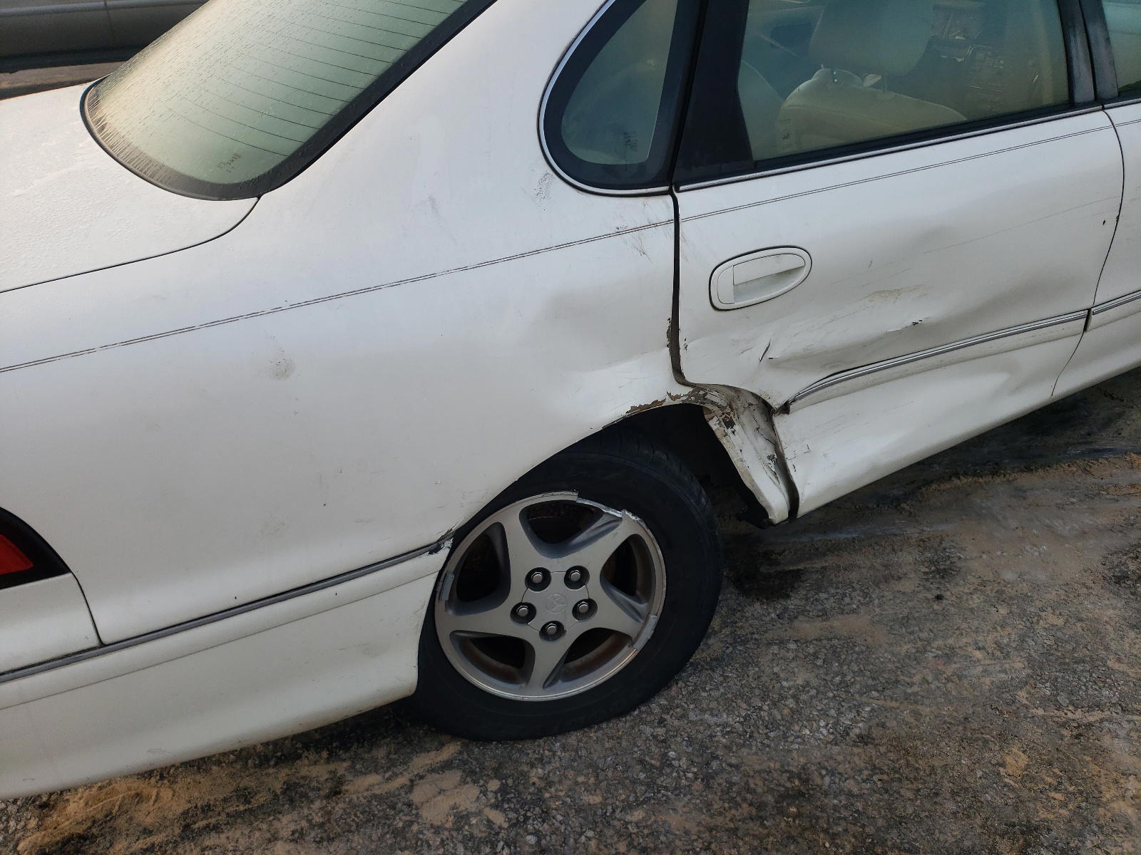 Photo 9 from auction – 1998 TOYOTA AVALON with VIN 4T1BF18B5WU244498