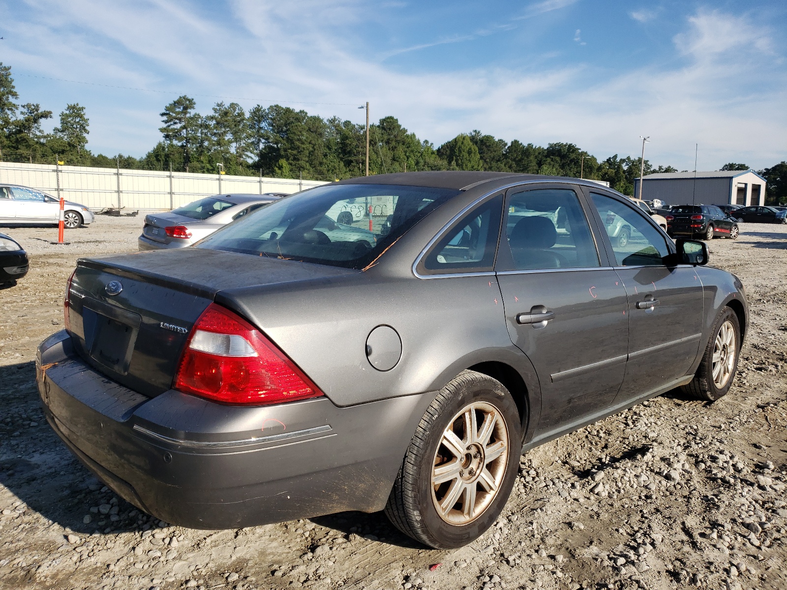 Photo 4 from auction – 2005 FORD FIVE HUNDR with VIN 1FAFP25185G131300