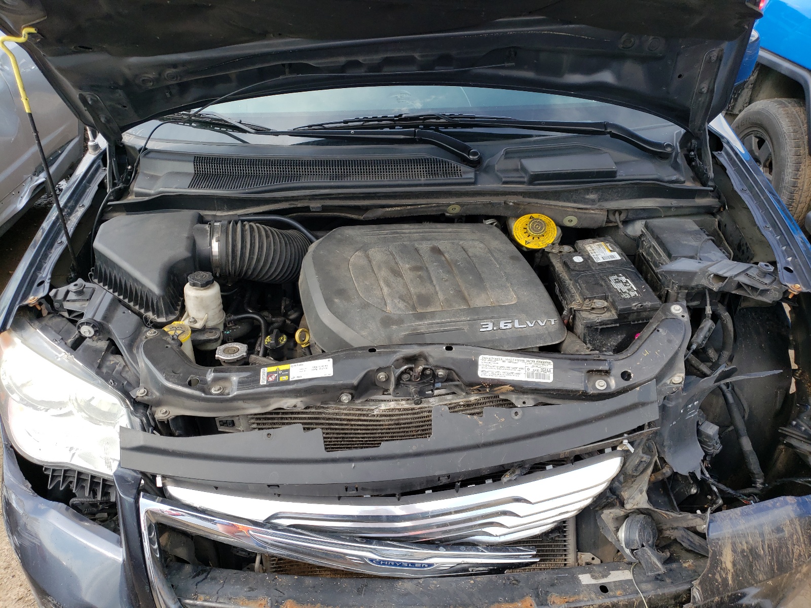 Photo 7 from auction – 2014 CHRYSLER TOWN & COU with VIN 2C4RC1BG2ER126937