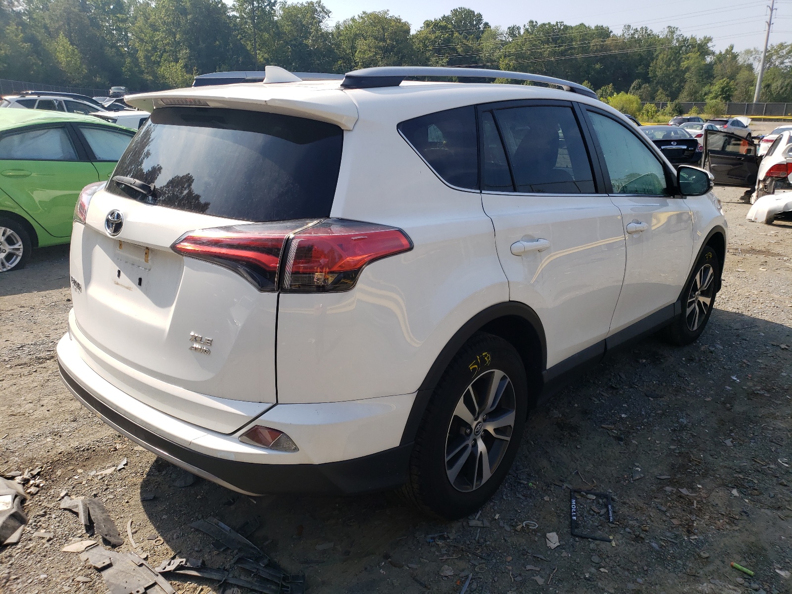 Photo 4 from auction – 2018 TOYOTA RAV4 ADVEN with VIN 2T3RFREV5JW853392
