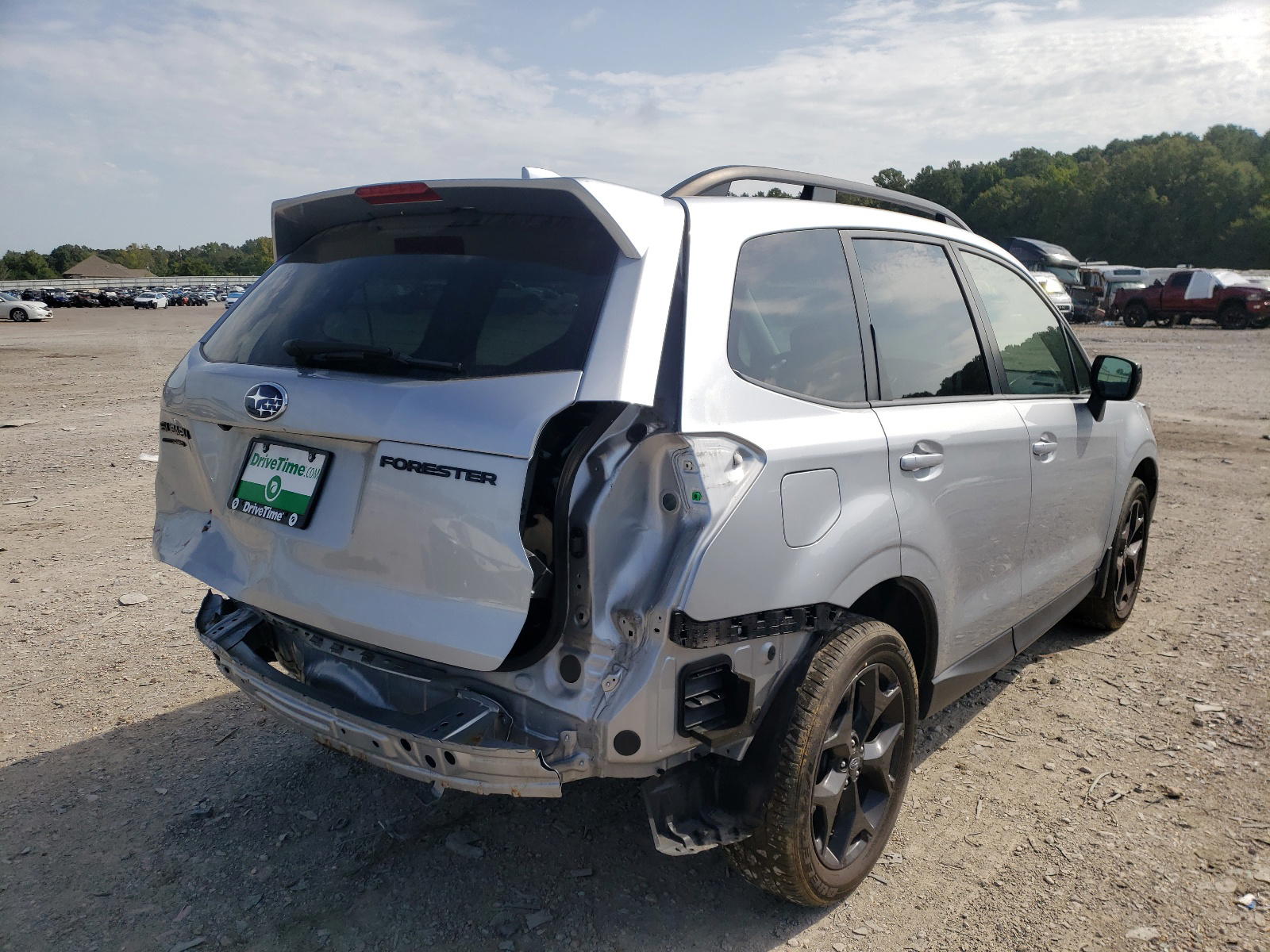 Photo 4 from auction – 2018 SUBARU FORESTER 2 with VIN JF2SJAECXJH506132