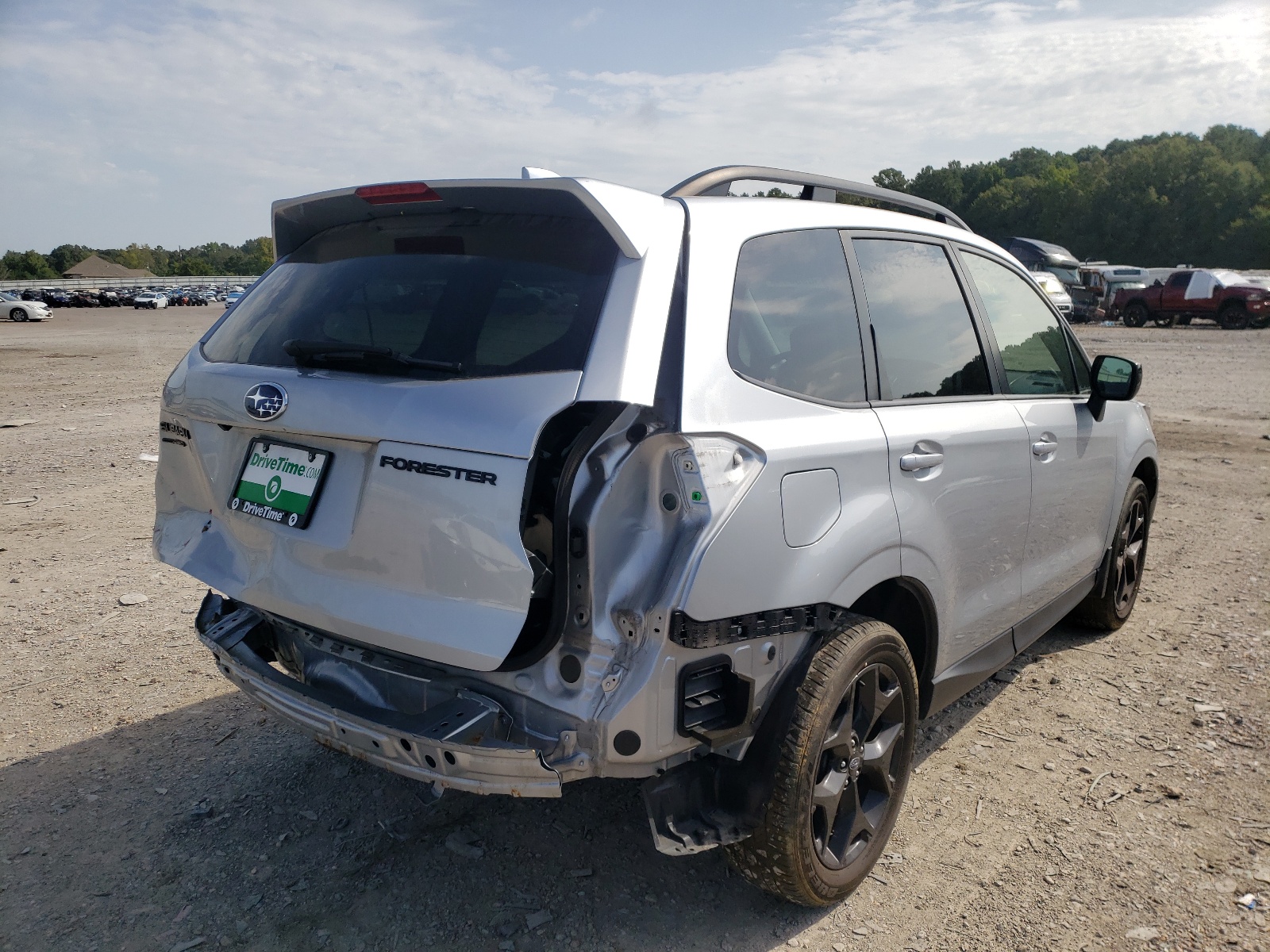 Фото 4 с аукциона – 2018 SUBARU FORESTER 2 с VIN JF2SJAECXJH506132