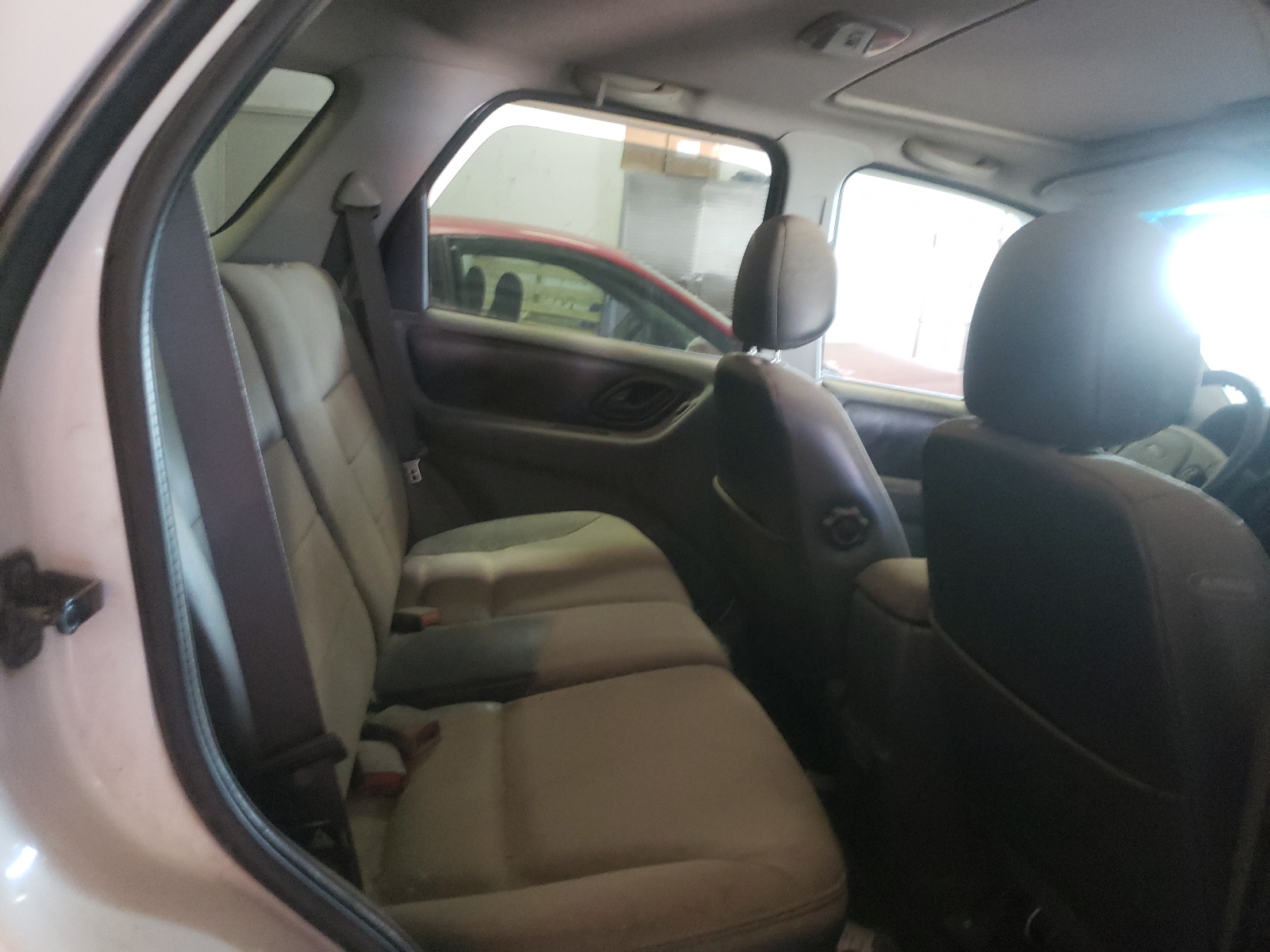 Zdjęcie 6 z aukcji – 2003 FORD ESCAPE XLT z VIN 1FMCU93133KA80246