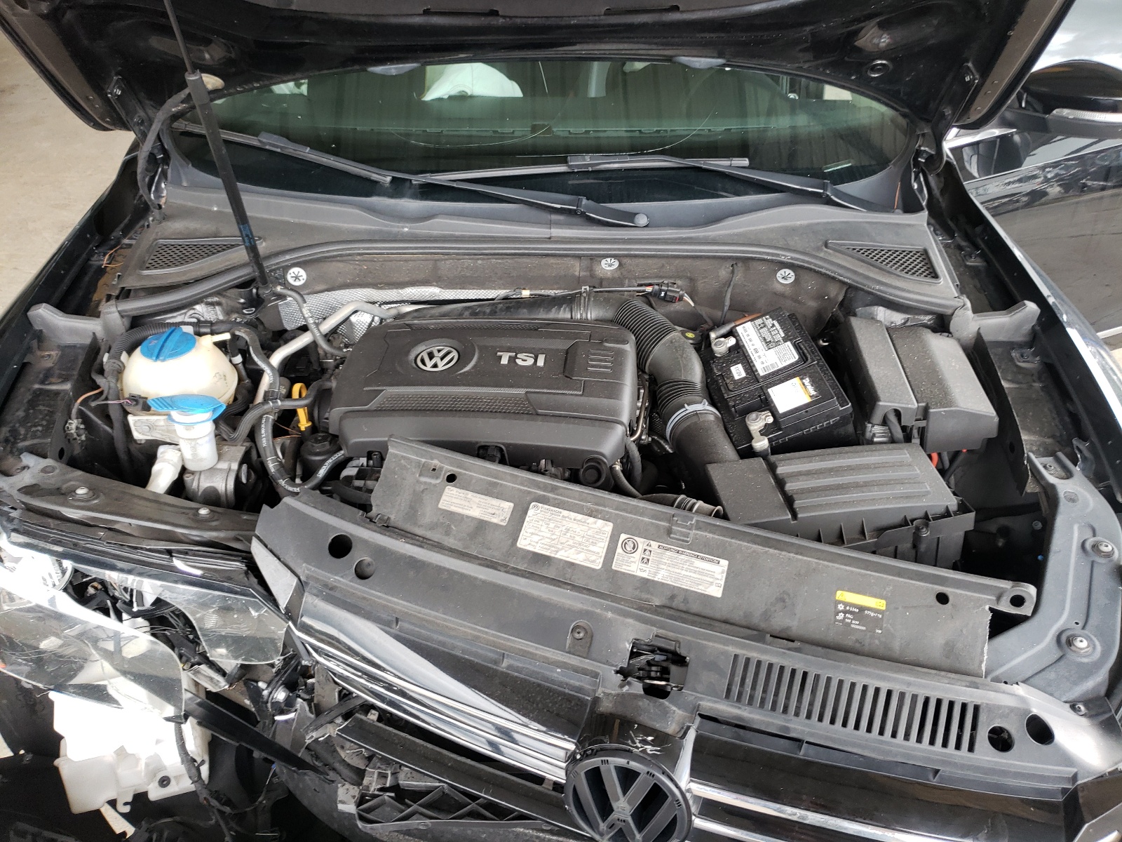 Photo 7 from auction – 2015 VOLKSWAGEN PASSAT SE with VIN 1VWBS7A35FC078430