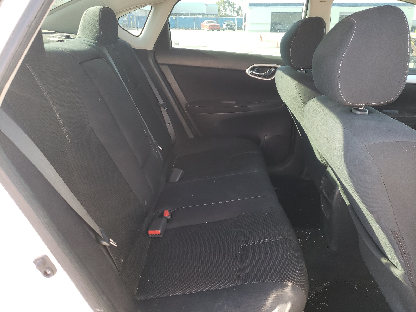Photo 6 from auction – 2015 NISSAN SENTRA S with VIN 3N1AB7AP4FY334830