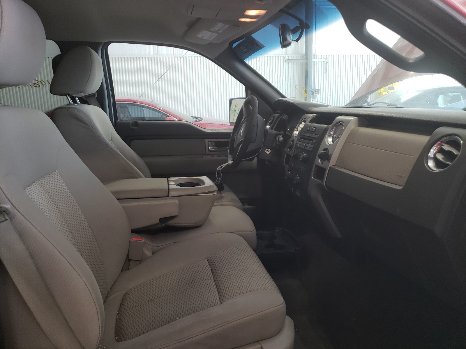 Photo 5 from auction – 2010 FORD F150 SUPER with VIN 1FTFW1EV9AFB48312