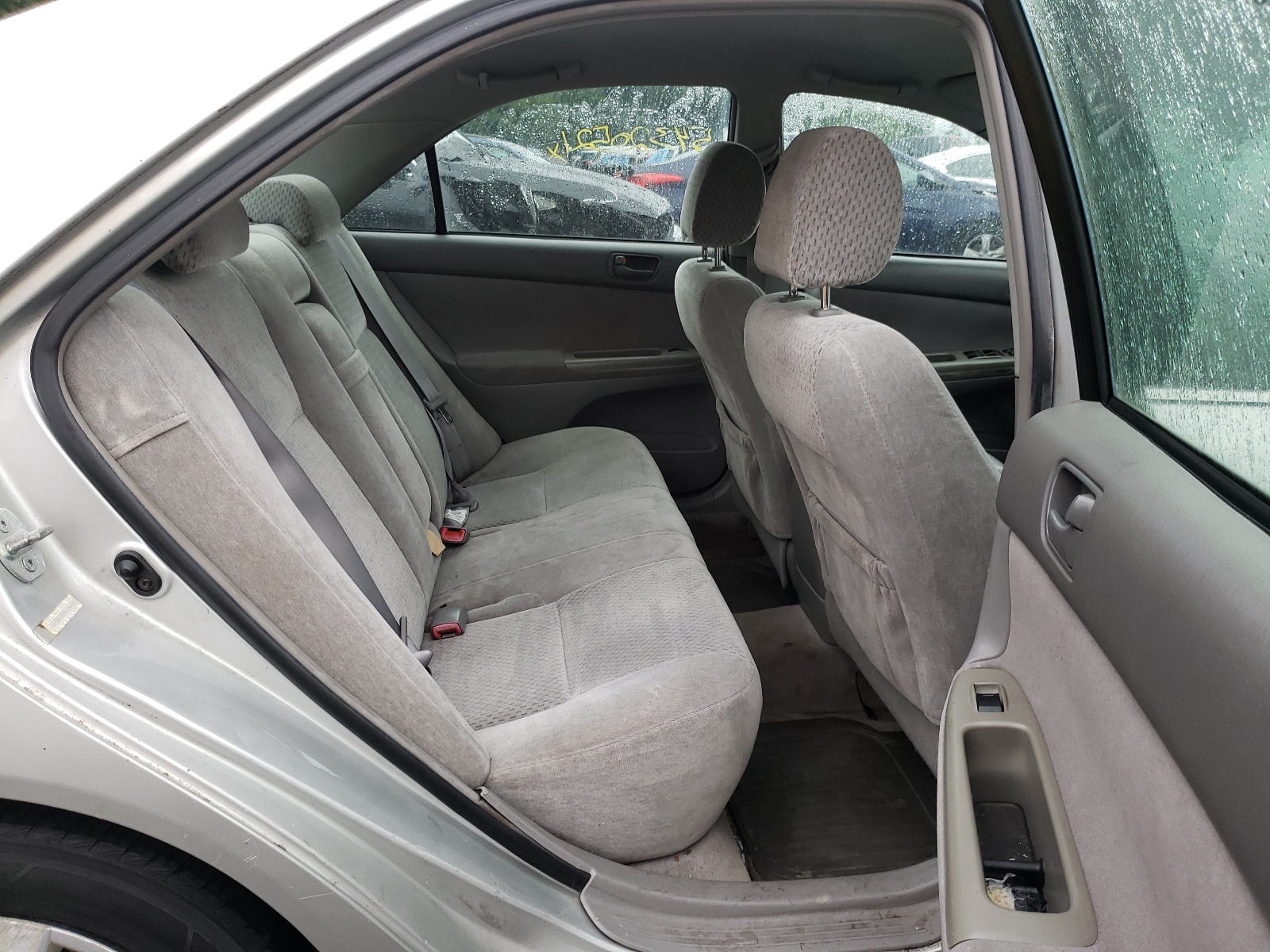 Photo 6 from auction – 2004 TOYOTA CAMRY LE with VIN 4T1BE32K04U284217