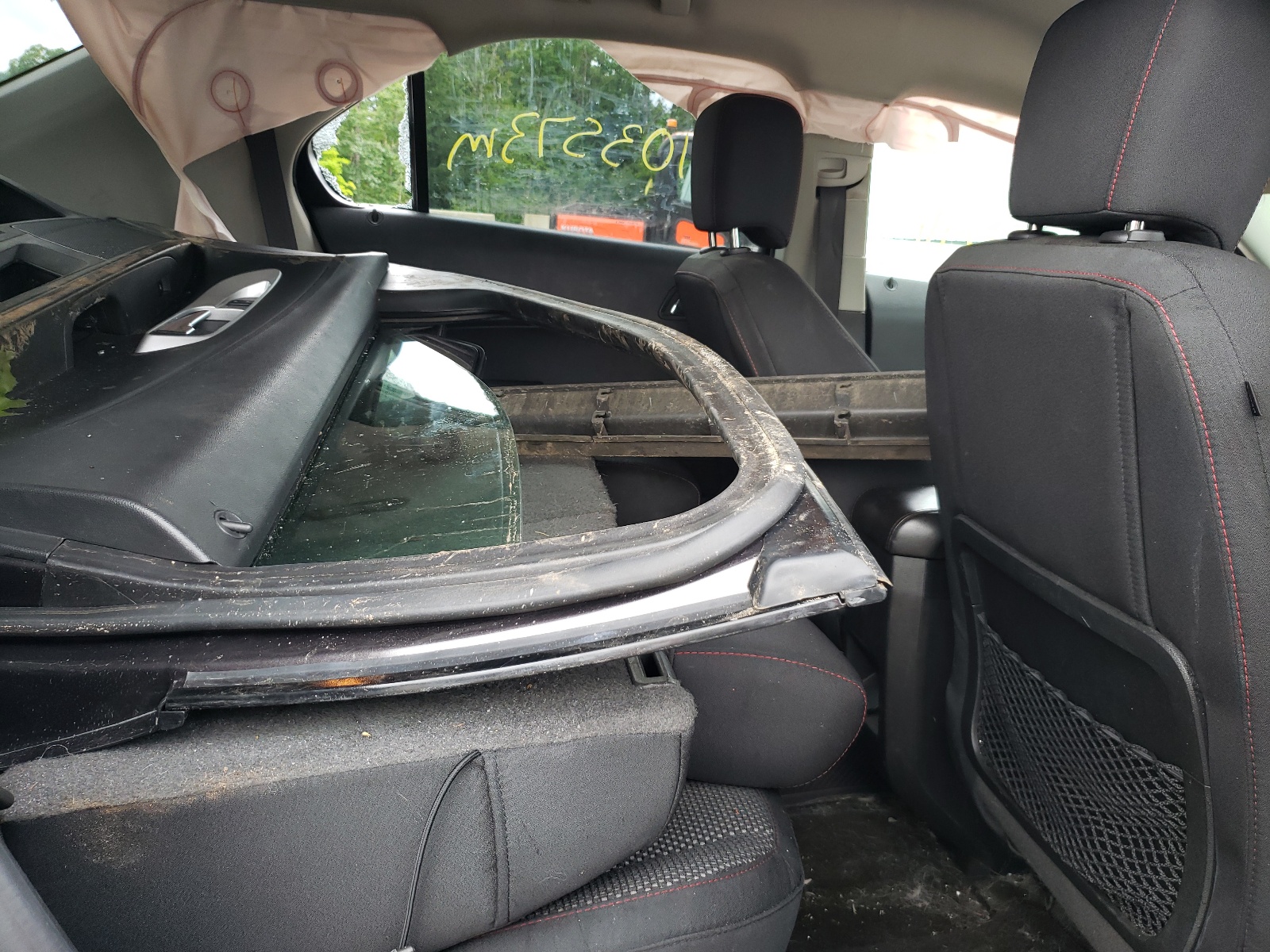 Photo 6 from auction – 2015 CHEVROLET EQUINOX LT with VIN 2GNFLFEK6F6431237