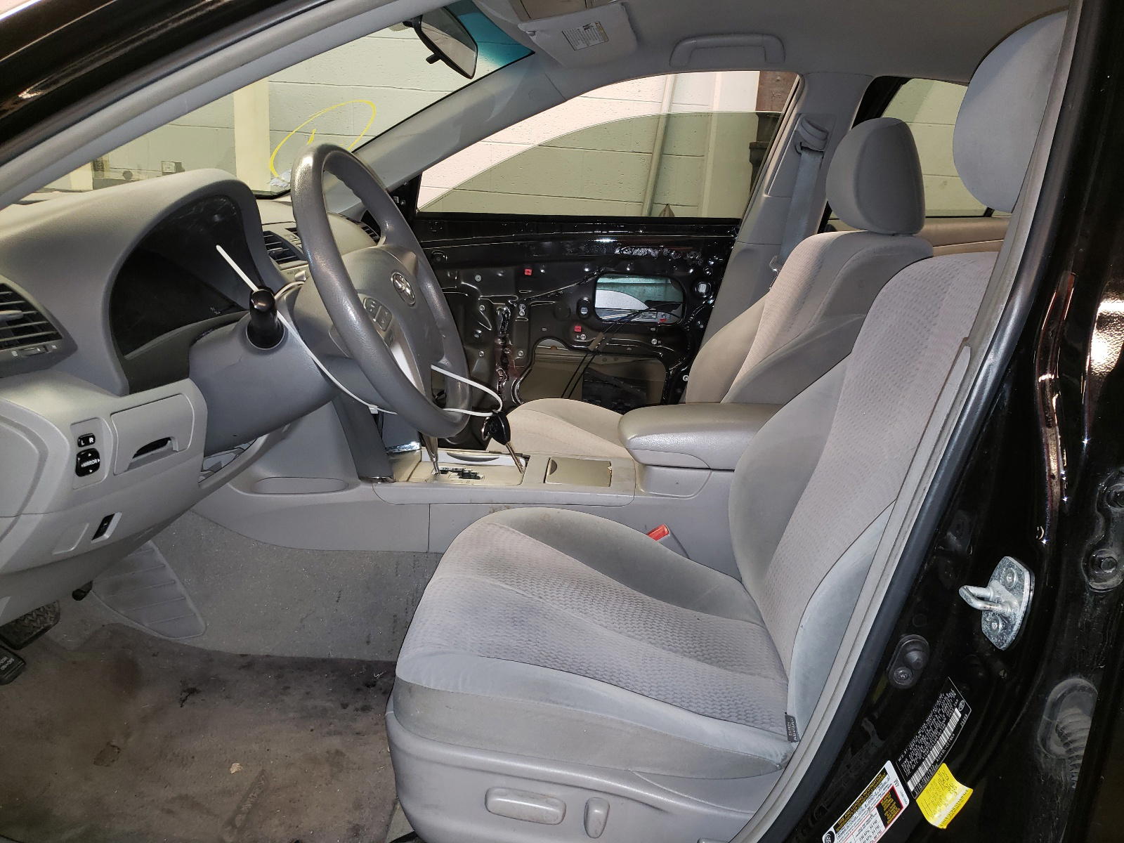 Photo 5 from auction – 2011 TOYOTA CAMRY BASE with VIN 4T4BF3EKXBR187196