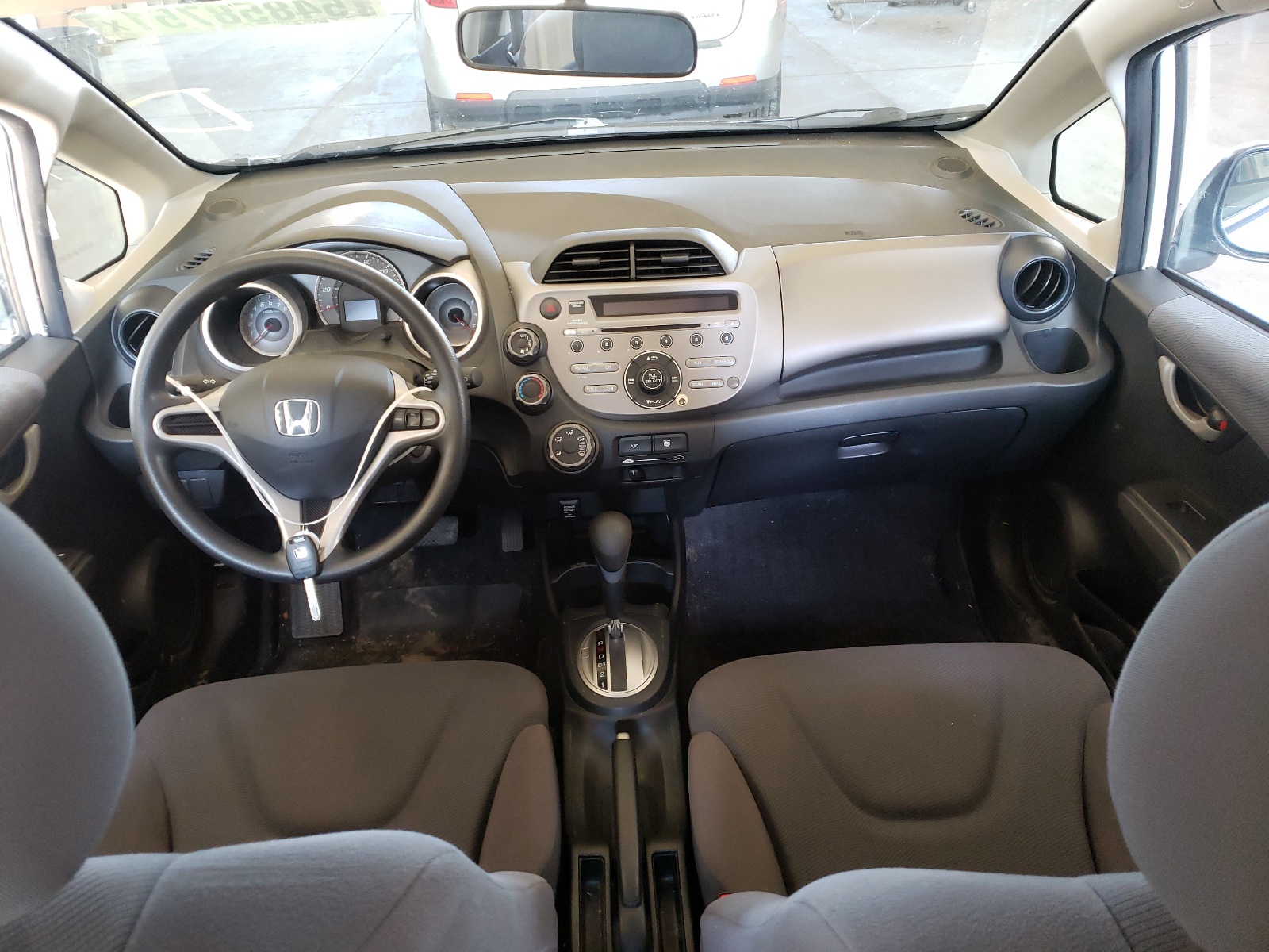 Photo 9 from auction – 2013 HONDA FIT with VIN JHMGE8H31DC005076