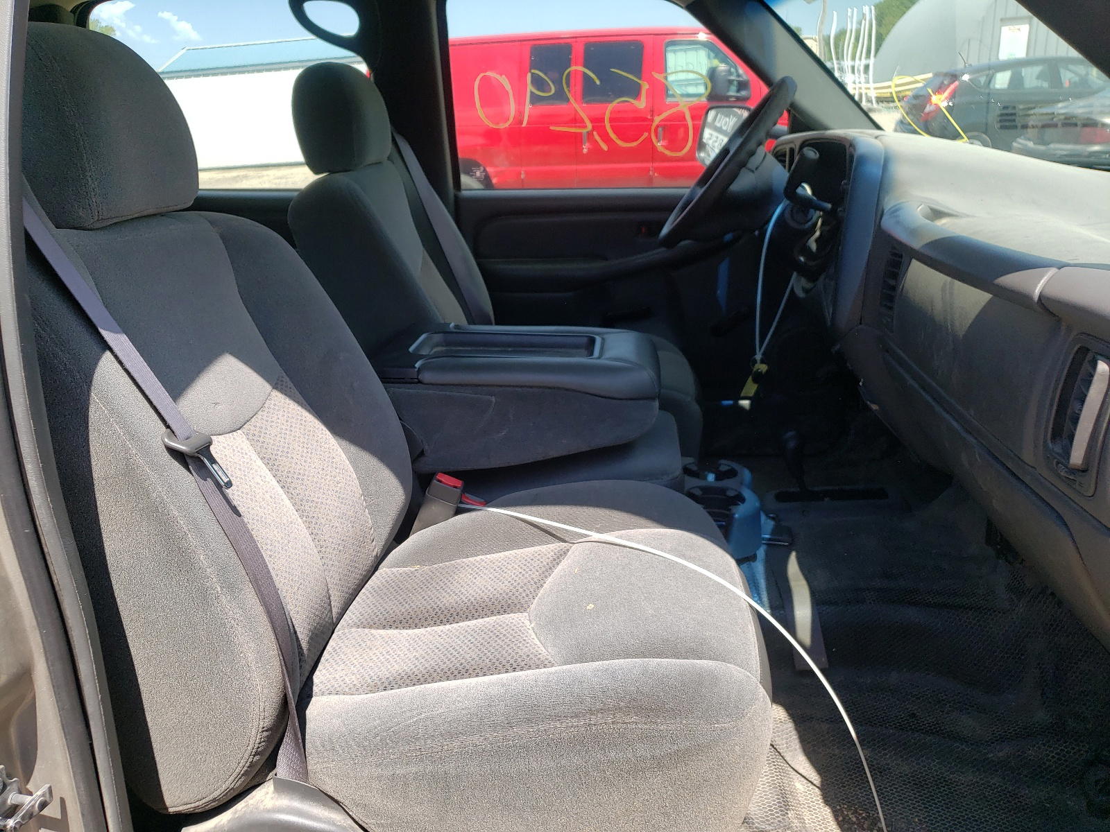 Photo 5 from auction – 2003 CHEVROLET SILVERADO with VIN 1GCHK23U23F176217