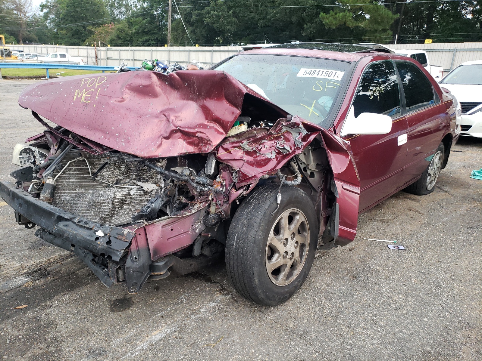 Photo 2 from auction – 1998 TOYOTA CAMRY CE with VIN 4T1BF28K0WU069485