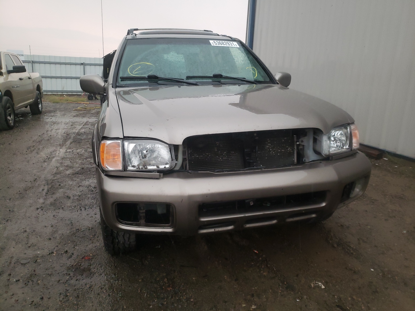 Photo 9 from auction – 2001 NISSAN PATHFINDER with VIN JN8DR09Y51W570367