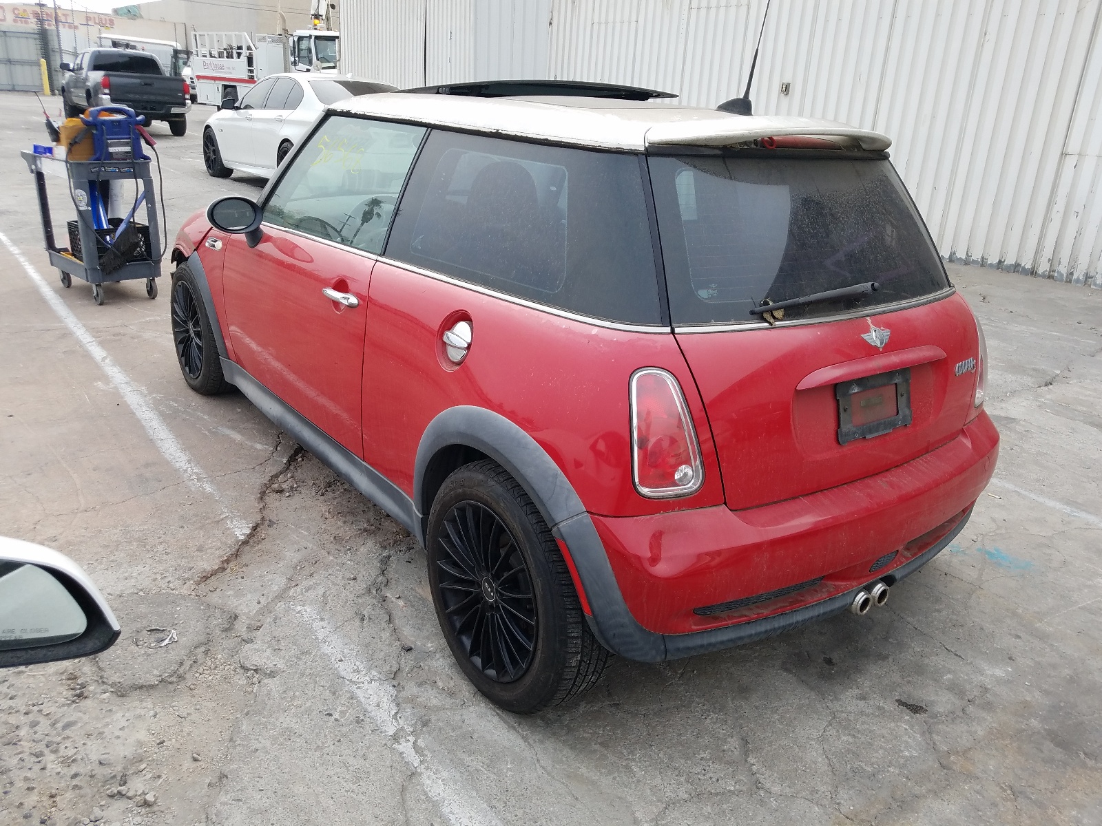 Photo 3 from auction – 2006 MINI COOPER S with VIN WMWRE33566TJ38244