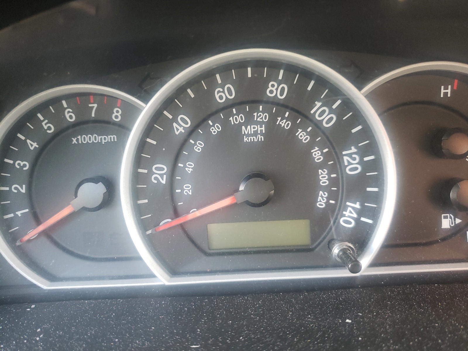 Photo 8 from auction – 2009 KIA SORENTO with VIN KNDJD735X95871030