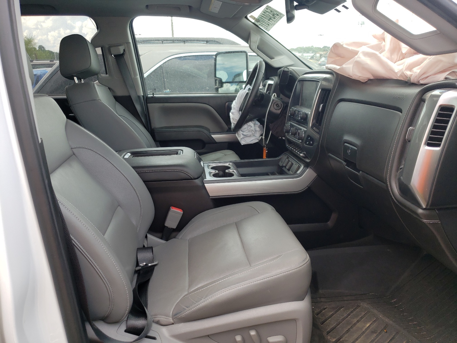 Photo 5 from auction – 2018 CHEVROLET SILVERADO with VIN 1GC4K0EY7JF152009
